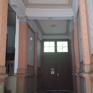 historischer Eingangsbereich der Struvestraße 10 in Görlitz