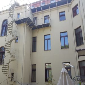 Hofseitige Fassade des Mehrfamilienhauses Struvestraße 10 in Görlitz