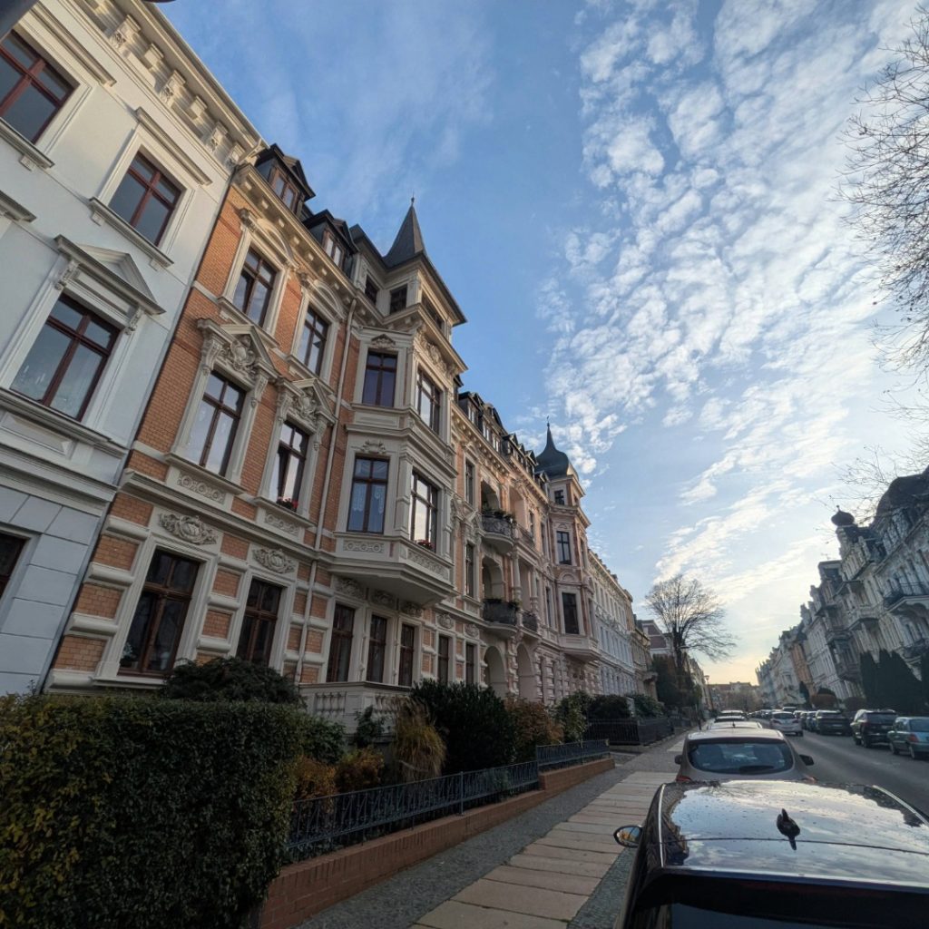 Das Bild zeigt eine klassische Gründerzeitstraße in Görlitz